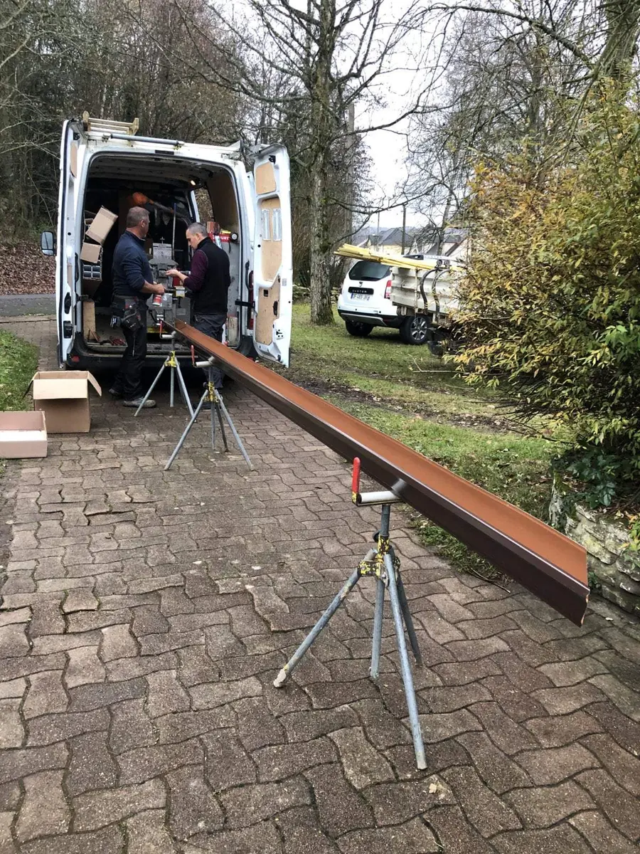 Installation de gouttière aluminium — Neves Couverture