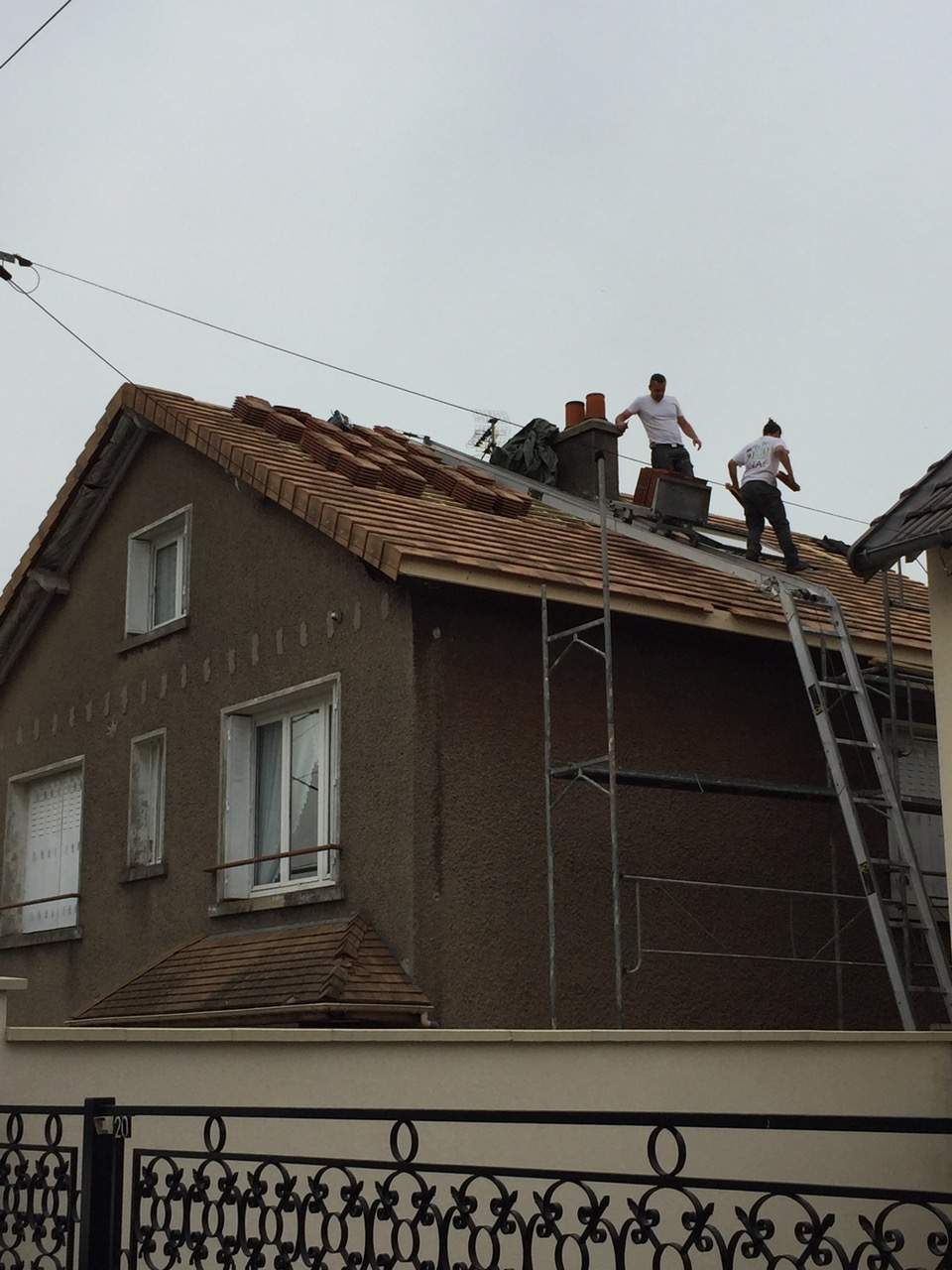 Réfection de la toiture d'un pavillon par Neves Couverture