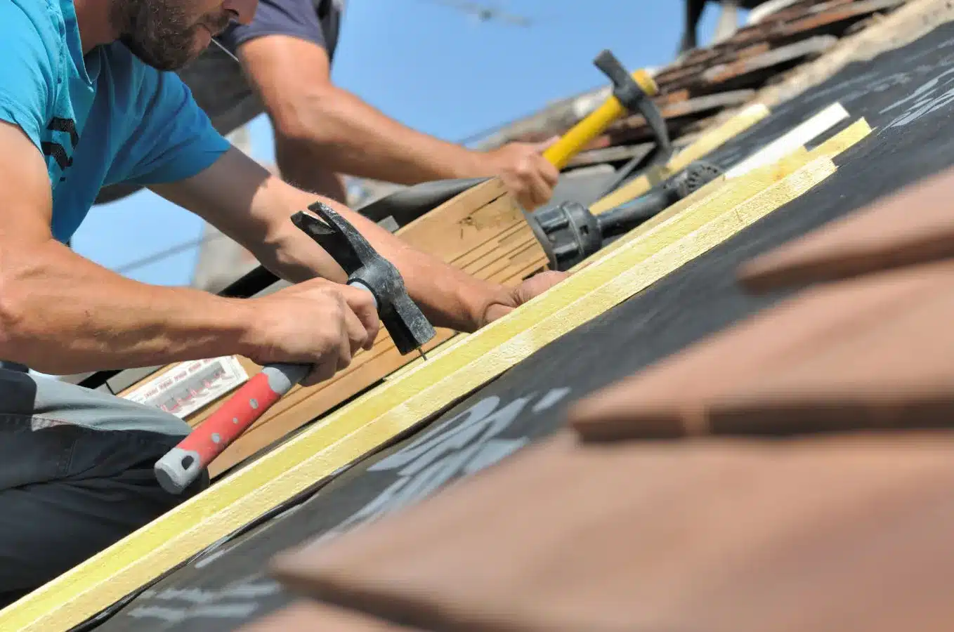 Pose de liteaux lors d'une rénovation de toiture